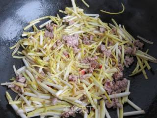 Stir-fried Minced Pork with Chives recipe