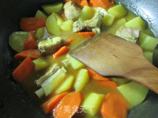 Curry Ribs with Carrots and Potatoes recipe
