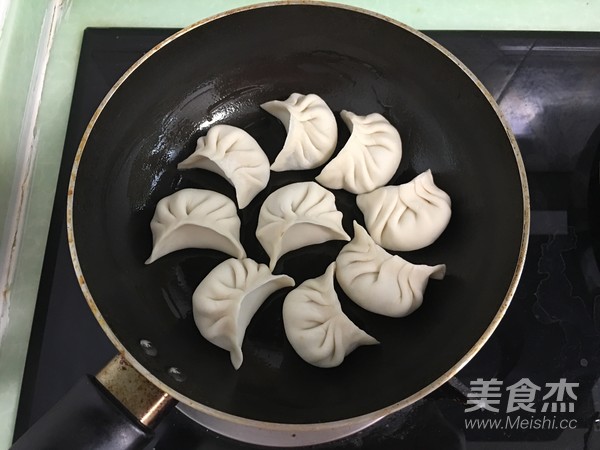 Pork and Leek Stuffed Pot Stickers recipe