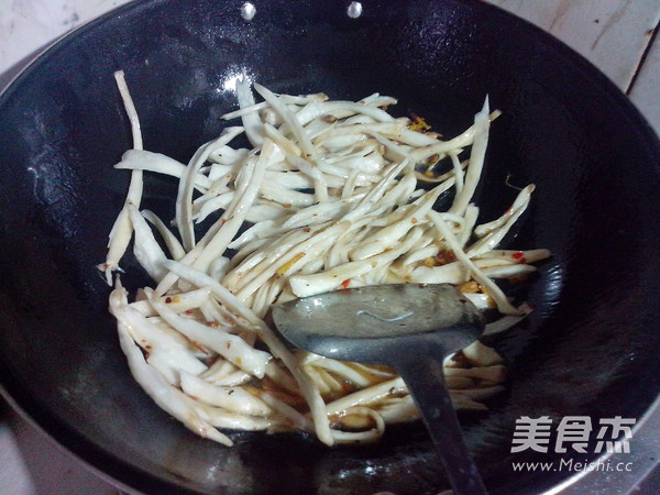 Fried Pleurotus Eryngii with Chopped Pepper recipe