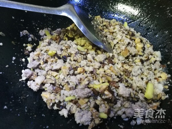 Stir-fried Minced Pork with Shiitake Mushrooms recipe