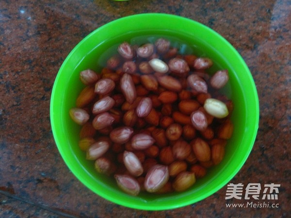 Sour Radish Mixed with Peanuts recipe