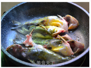 【winter Healthy Vegetables】fragrant Appetizer—boiled Yellow Bone Fish with Poached Egg recipe