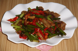 Stir-fried Pork with Garlic Moss recipe