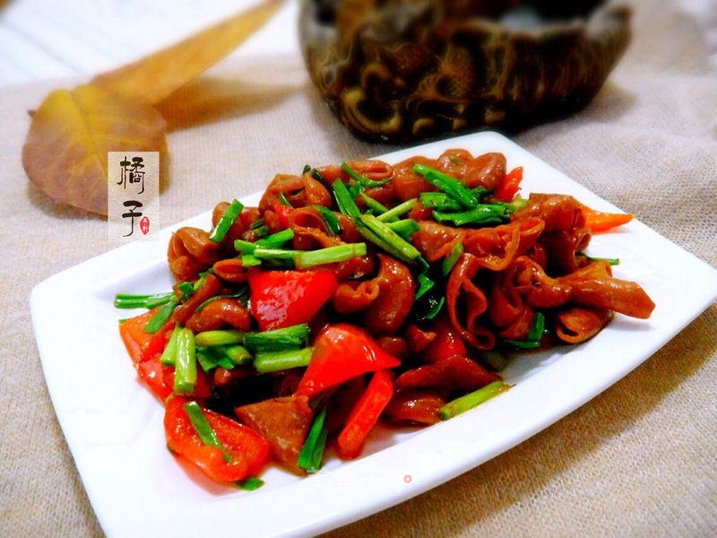 Stir-fried Large Intestine with Green Garlic recipe