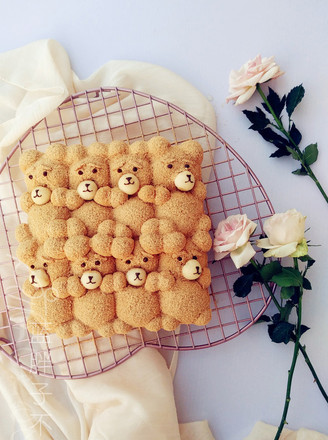 The Cute Teddy Bear Squeezes The Bread recipe