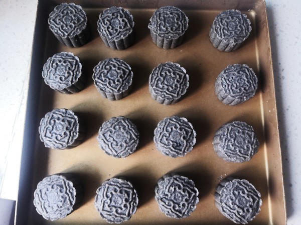 Black Sesame Flowing Heart Mooncake recipe