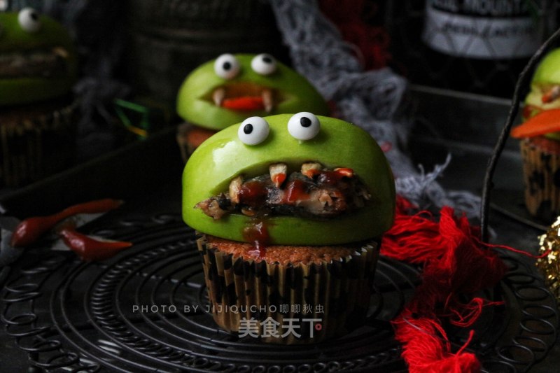 Halloween Green Monster Sardine Little Devil Cake recipe