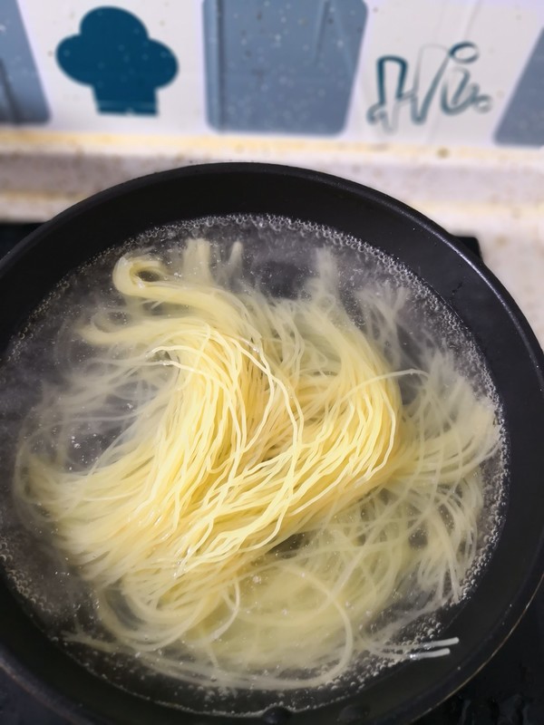 Hot and Sour Sweet Cold Noodles recipe