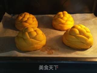 Pumpkin Hydrangea Bread recipe