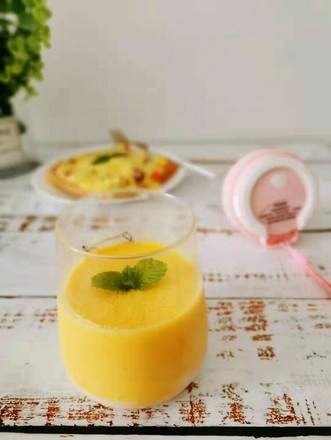 Easily Ask You to Make A Delicious Mango Smoothie