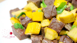 Stir-fried Lamb Lung with Banana and Zucchini recipe