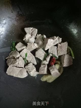 #御寒美食# ~ Beef Stewed with Radish recipe