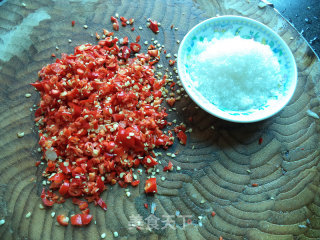 Wild Peppers Mixed with Dried Radish recipe