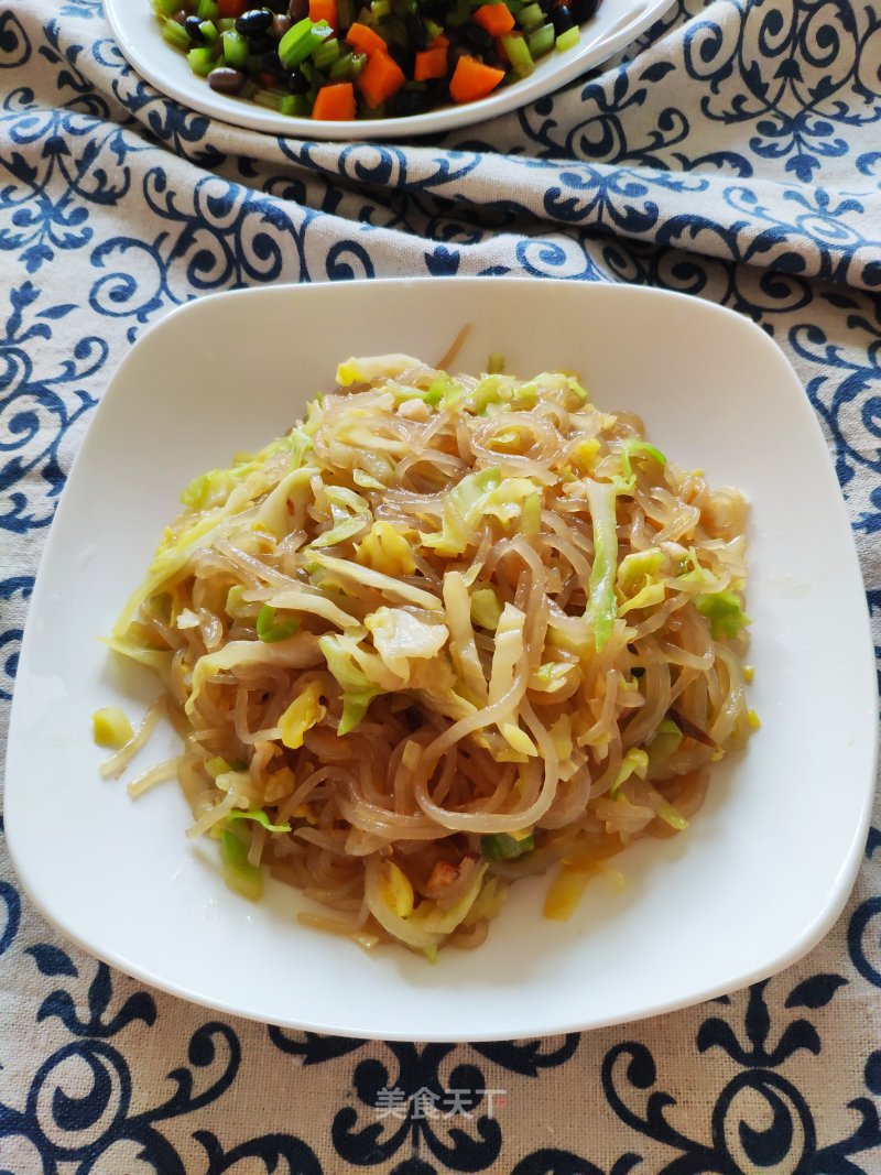 Stir-fried Noodles with Head Vegetables recipe