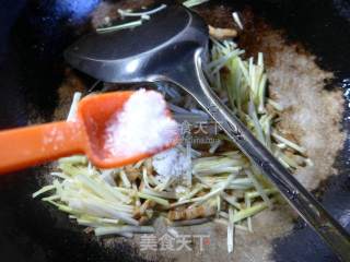 Stir-fried Pork Belly with Leek Sprouts recipe