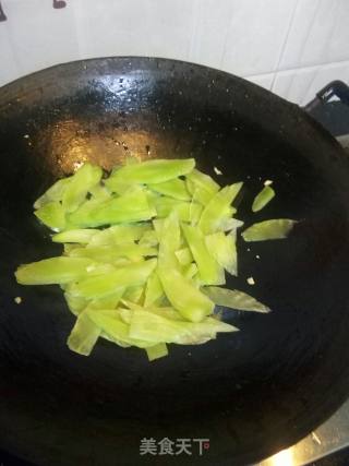 Stir-fried Pork with Lettuce recipe