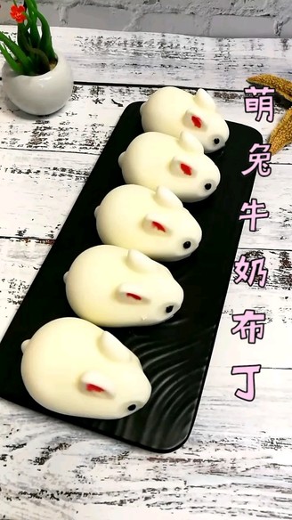 Cute Rabbit Milk Pudding-dessert that Can't Bear to Eat recipe