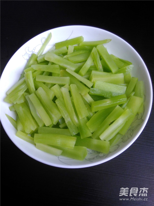 Stir-fried Pork with Green Bamboo Shoots recipe