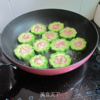 Pan-fried Stuffed Bitter Gourd recipe