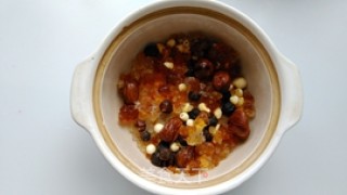 Longan Peach Gum Candied Date Soup recipe