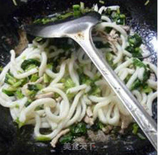 Stir-fried Udon with Lean Pork and Pickled Vegetables recipe