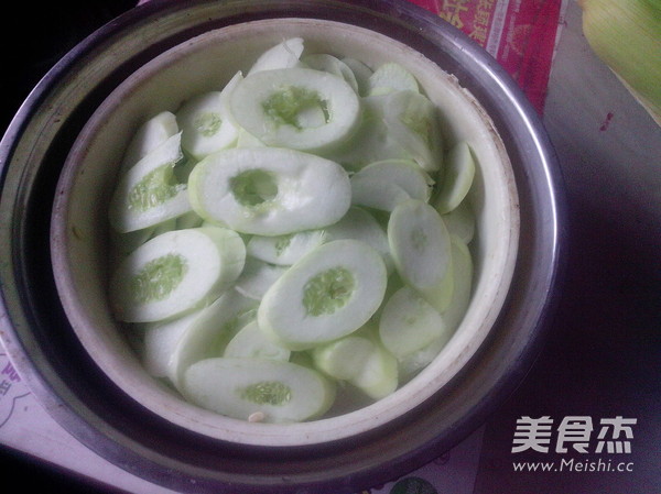 Spicy Stir-fried White Cucumber recipe