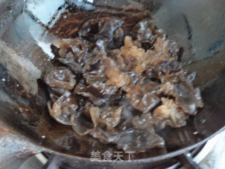 Scrambled Eggs with Fungus recipe