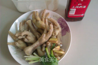 Family Red Oil Chicken Feet recipe