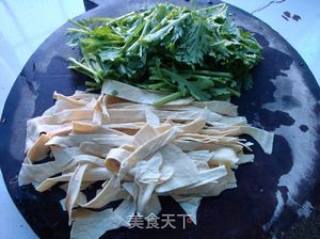 Garland Chrysanthemum Bean Curd Pork Slice Soup recipe