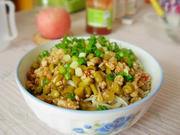 Noodles with Minced Pork and Capers recipe