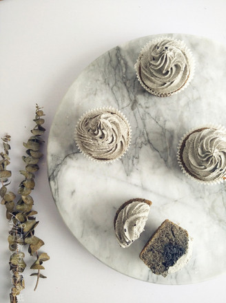 Triple Taste Black Sesame Cupcakes recipe