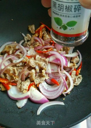 Stir-fried Pork with Onion and Black Pepper recipe