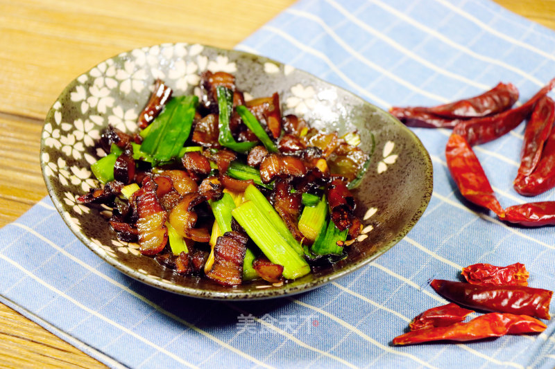 Stir-fried Bacon with Garlic