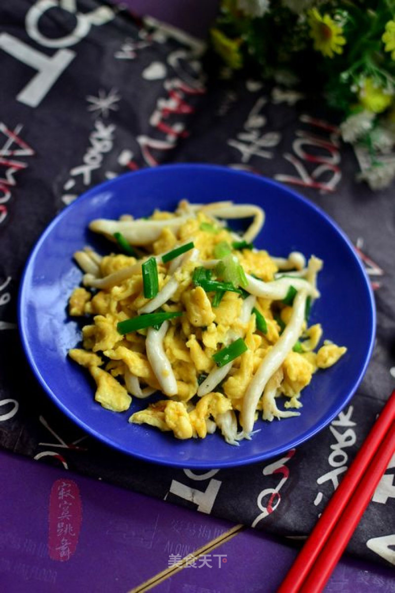 [scrambled Eggs with Seafood and Mushrooms] recipe