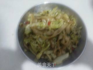 Stir-fried Wide Noodles with Cabbage recipe
