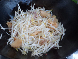 Stir-fried Bean Sprouts with Hericium recipe