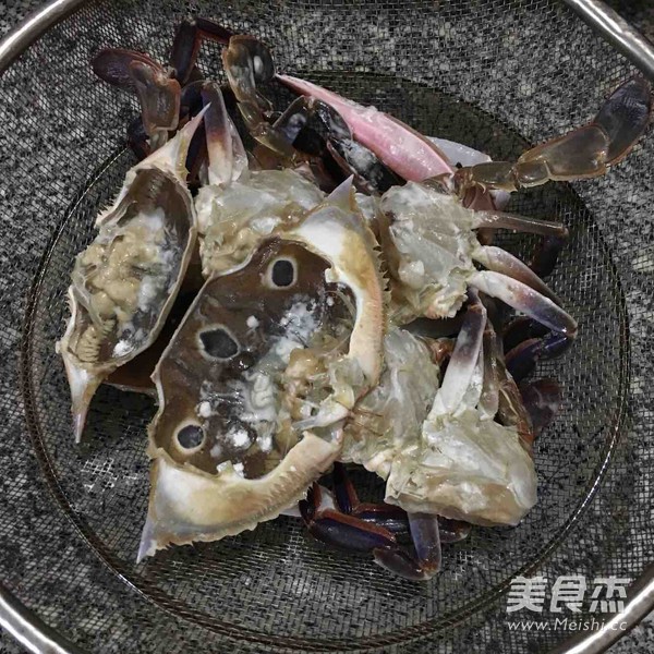 Stir-fried Crab with Ginger and Green Onion recipe