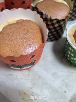 Whipped Cream-chiffon Cupcakes recipe
