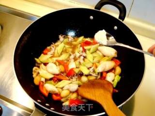 Baby Cuttlefish in Golden Garlic Oyster Sauce recipe