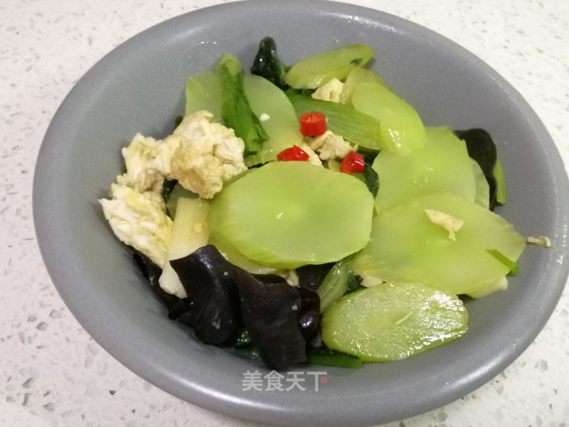 Stir-fried Lettuce with Fungus and Egg recipe