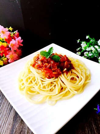 Pasta with Beef and Tomato Sauce