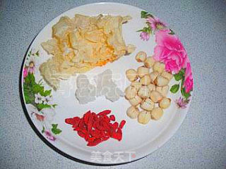 One-minute Breakfast Series 1-electric Cooker Version-wolfberry, White Fungus, Lotus Seed Egg Custard recipe