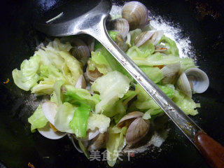 Stir-fried Clams with Cabbage recipe