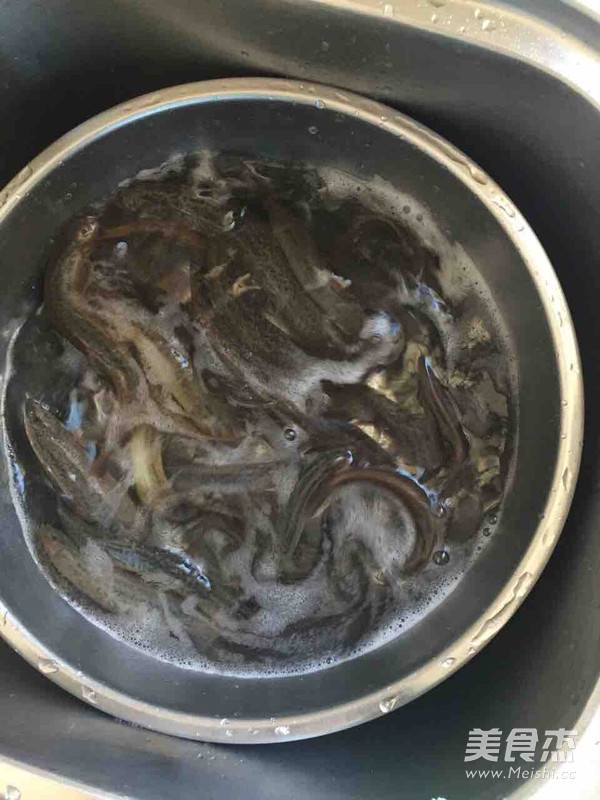 Stewed Loach Fish in Sauce recipe