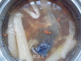 Stewed Polygonatum Black Chicken Soup with Bamboo Fungus recipe