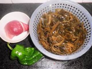 Iodine-filled Kelp and Green Pepper Shredded Pork recipe
