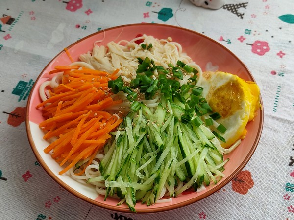 Come and Serve A Bowl of Cold Noodles in The Hot Summer, Refreshing and Not Greasy recipe