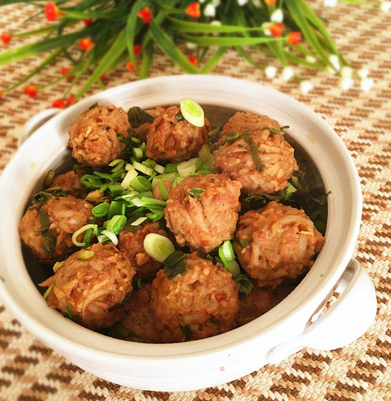 Braised Lotus Root Meatballs with Potherb Mustard recipe