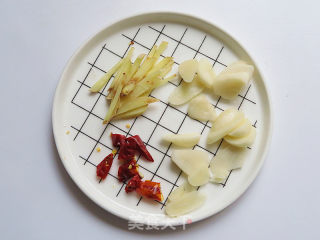 Stir-fried Lily with Celery Ham recipe